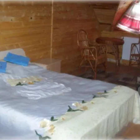 Boykivskiy Dvir * Yasenitsa Zamkova