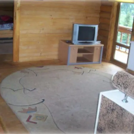 Boykivskiy Dvir Yasenitsa Zamkova