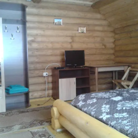 Boykivskiy Dvir * Yasenitsa Zamkova